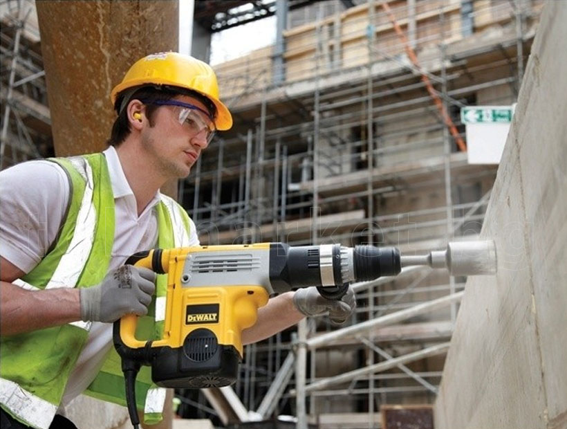 Електрически перфоратор DeWalt модел D25762K SDS-Max